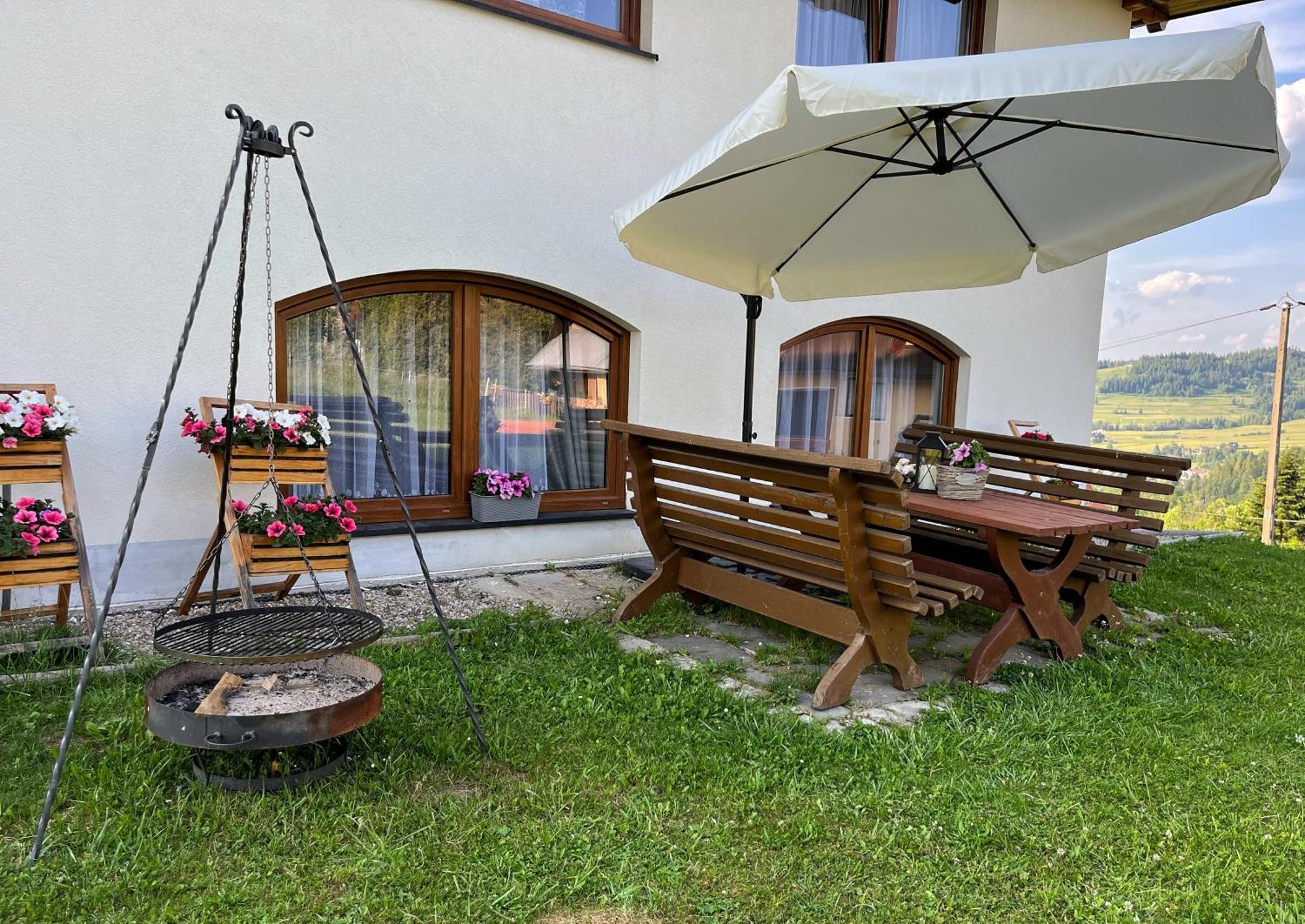 Pokoje U Hani - Sauna, Balia Z Hydromasazem ブコビナ・タトシャンスカ エクステリア 写真